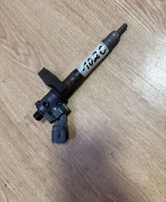Volvo V40 Fuel injector VEA132370010CAA