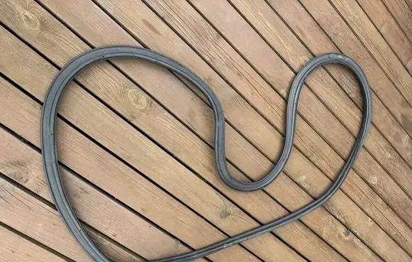 Renault Austral Trunk rubber seal (body) SCC