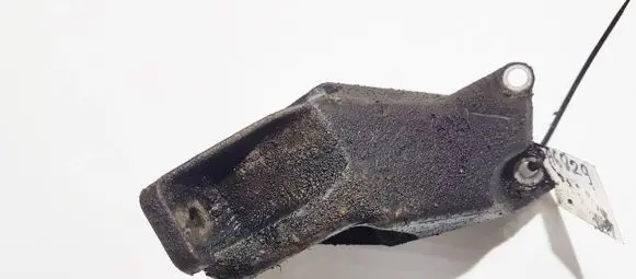 Audi A4 S4 B5 8D Engine mounting bracket 8d0199307l