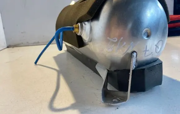Audi Q7 4L Air suspension tank/reservoir 