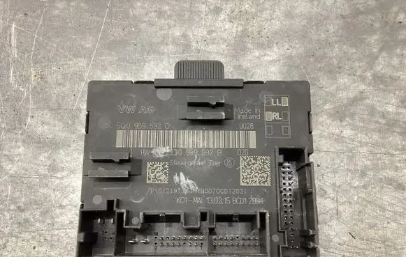 Volkswagen PASSAT B8 Door control unit/module 5Q0959592D 5Q0959592B