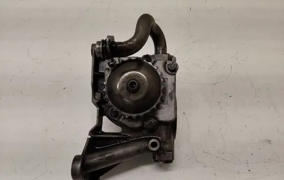 Audi A6 S6 C5 4B Oil pump 059115121C