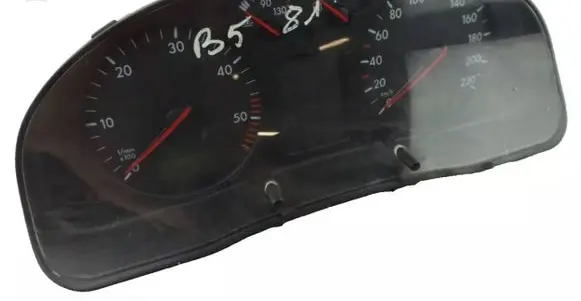 Volkswagen PASSAT B5 Speedometer (instrument cluster) 3B0919861J