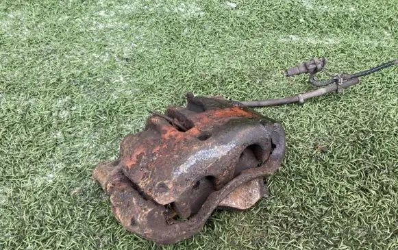 Iveco Daily 4th gen Front brake caliper 504120471