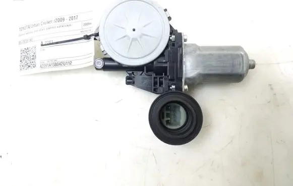 Toyota Urban Cruiser (XP110) Rear door window regulator motor 8572035140