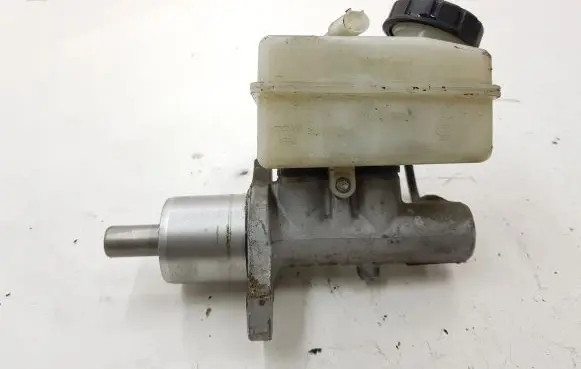 Master brake cylinder