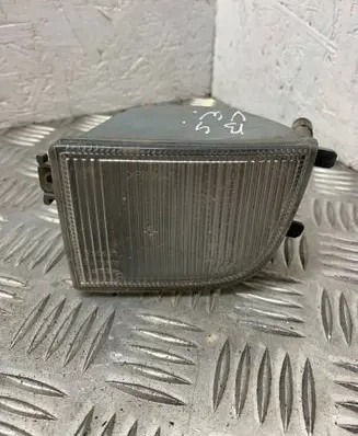 Volkswagen PASSAT B4 Front indicator light 3A0953155A 14246500