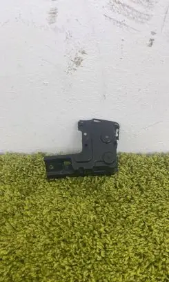 Audi Q7 4M Front bumper mounting bracket 4M0807055