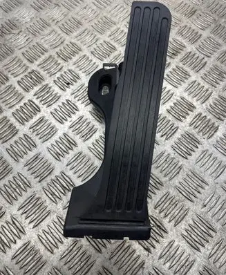 Volkswagen Touran I Accelerator throttle pedal 1T1723503H 1013704 6PV00868901