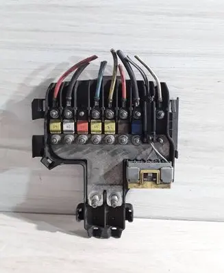 Citroen C4 I Picasso Fuse module