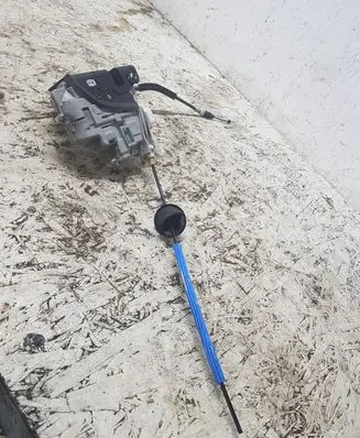 Audi A4 S4 B8 8K Front door lock
