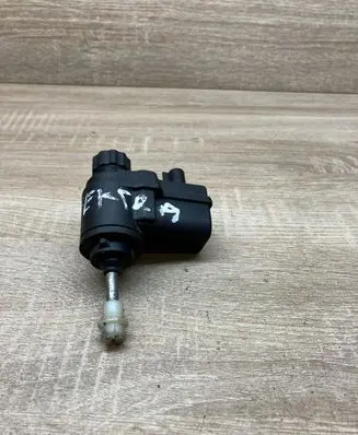 Opel Vectra A Headlight level adjustment motor 90377512