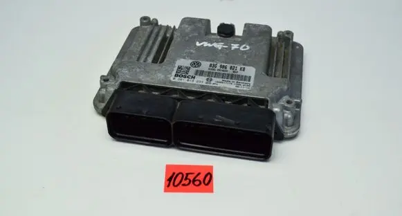 Volkswagen Golf V Engine control unit/module 03G906021KQ 0281013233