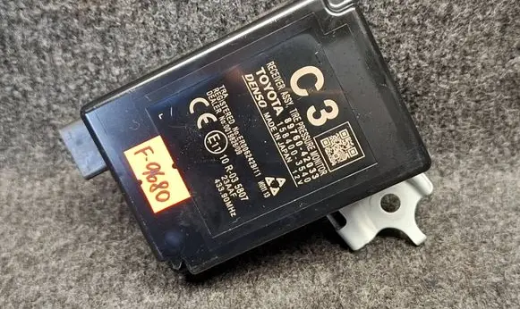 Toyota RAV 4 (XA40) Tire pressure control unit 8976042033