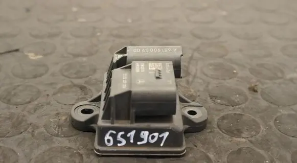 Glow plug pre-heat relay