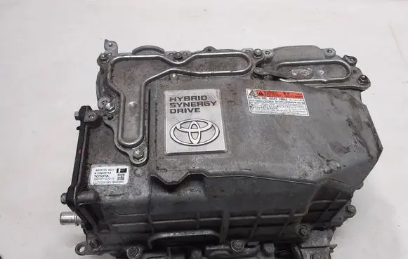 Toyota Yaris Voltage converter inverter G920052010