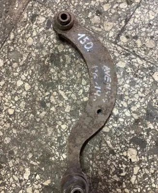 Toyota Avensis T270 Rear upper control arm/wishbone