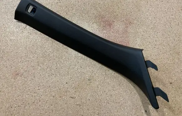 BMW 4 G22 G23 G24 G26 (A) pillar trim 7490352