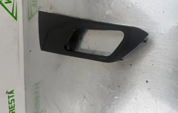 Peugeot 308 Front door interior handle trim 98011517 1336224X