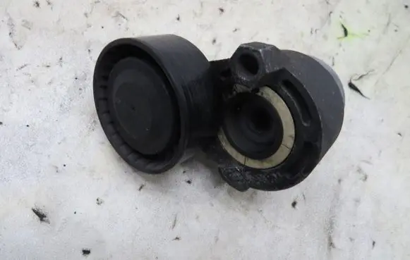 Nissan Qashqai Timing belt tensioner KRIS235789