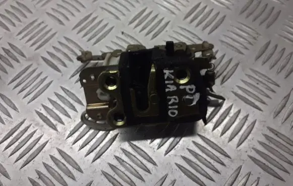 KIA Rio Rear door lock