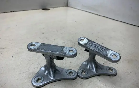 Mercedes-Benz C W203 Front door hinge set LV01M01