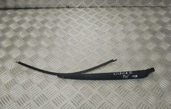 Skoda Octavia Mk2 (1Z) Rear wiper blade arm 7E0955707