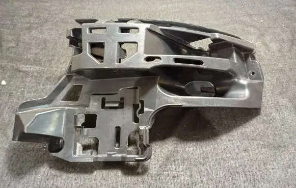 Porsche Macan (95B) Rear bumper corner part panel trim 95B807572D