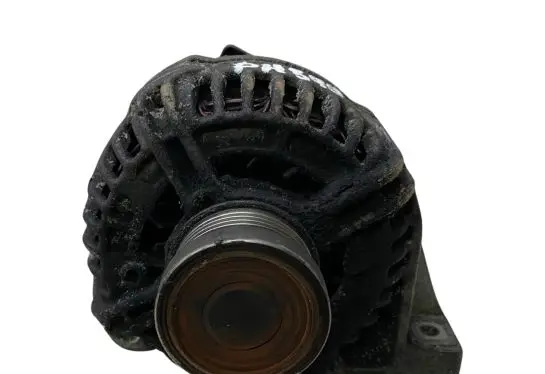 Volvo XC90 Generator/alternator 30667787 0124525060