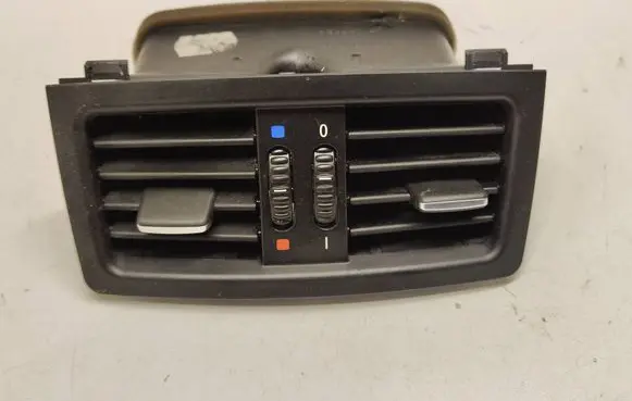 BMW 5 E60 E61 Rear air vent grill 7129556 6932024 6932023