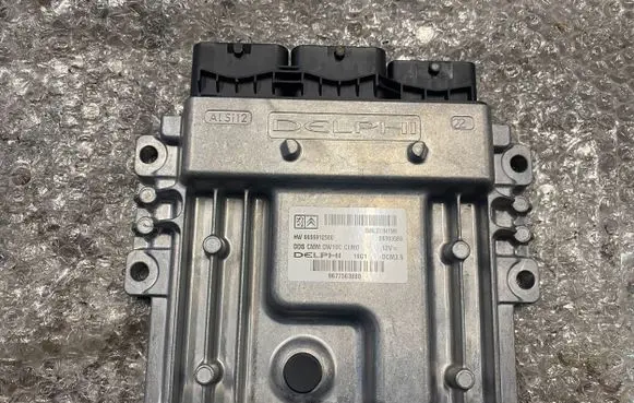 Peugeot 508 Engine control unit/module 9666912580