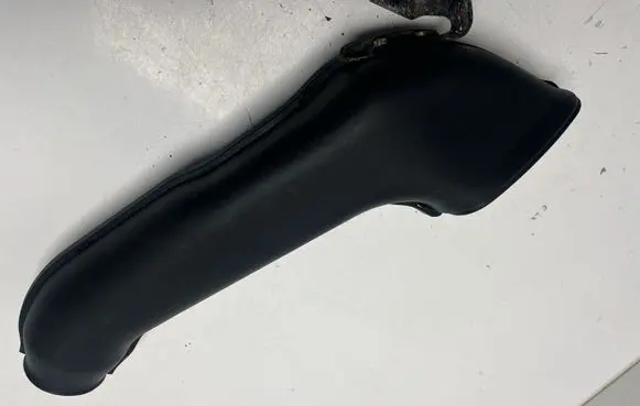 Audi V8 Air intake duct part 077133853C