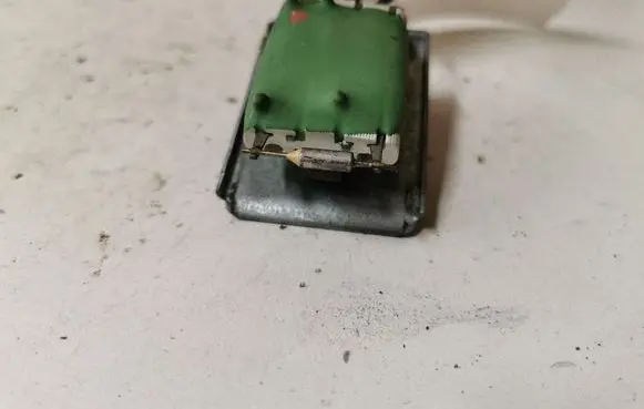 Skoda Superb B5 (3U) Heater blower motor/fan resistor 740245833F 8D095932