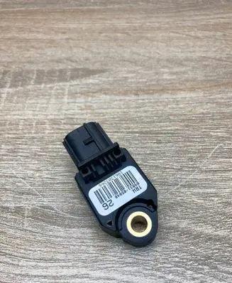 Toyota Avensis T270 Airbag deployment crash/impact sensor 8983105040