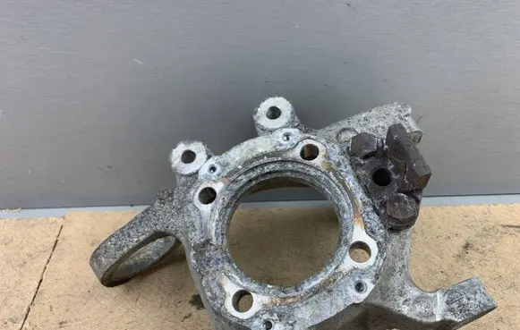 BMW 7 E65 E66 Rear wheel hub spindle/knuckle 6763120 33326763120 33326757766
