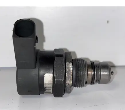Audi Q7 4L Fuel pressure sensor 057130764B
