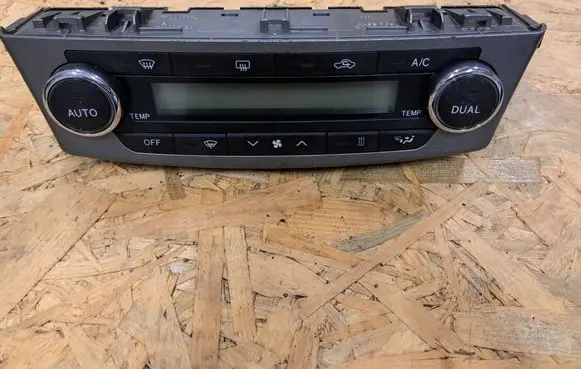 Toyota Avensis T270 Climate control unit 5590005450 E1064717 444L10090121