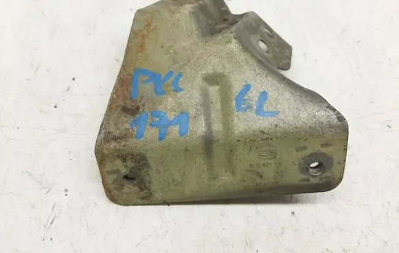 Seat Ibiza III (6L) Fender mounting bracket 6L0821136A
