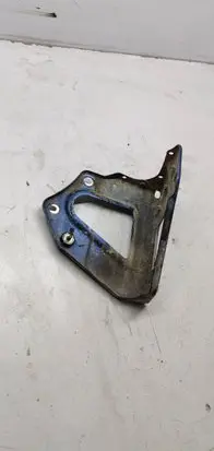 Audi A6 S6 C6 4F Fender mounting bracket 4f0821135