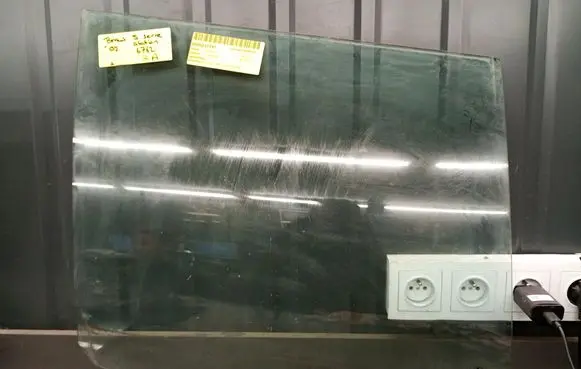 BMW 5 E39 Rear side window