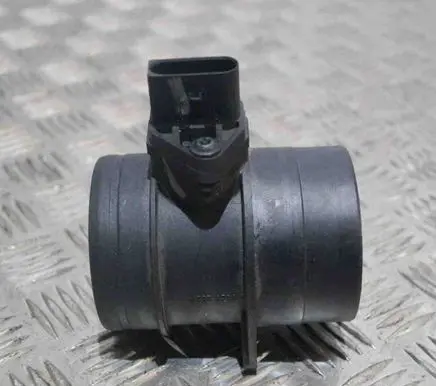 Volkswagen Jetta VI Mass air flow meter 074906461B 0281002461
