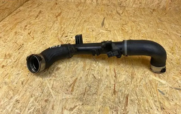 Volvo XC60 Intercooler hose/pipe 31686412 32222071 31686561