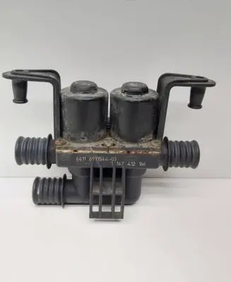 BMW X5 E70 Coolant heater control valve 6910544 070426 1147412166