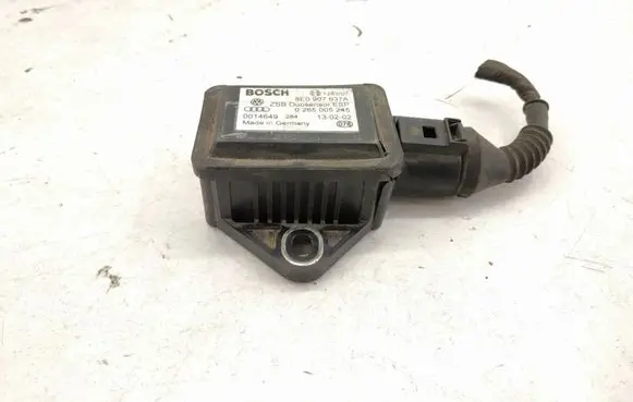 Volkswagen PASSAT B5.5 ESP acceleration yaw rate sensor 8E0907637A 275100384