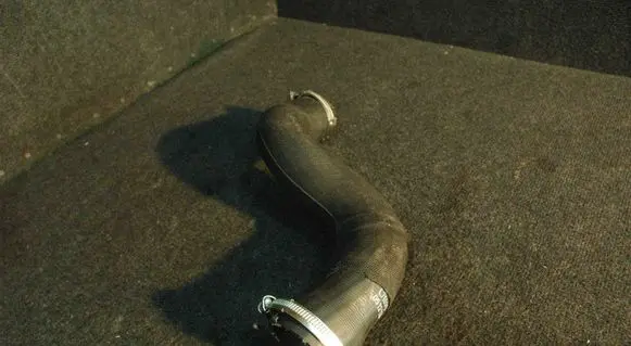 Audi A4 S4 B8 8K Intercooler hose/pipe 8K0145737J