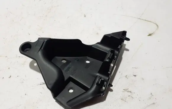 Volvo XC60 Front bumper mounting bracket 30763436