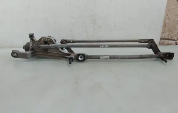 Ford Focus Front wiper linkage and motor 4M5117508AA