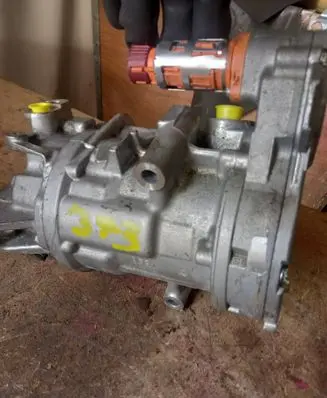Mercedes-Benz C W206 Air conditioning (A/C) compressor (pump) A0008305304