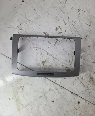 Volkswagen PASSAT B6 Radio/GPS head unit trim 3C0858069M 3184100FA
