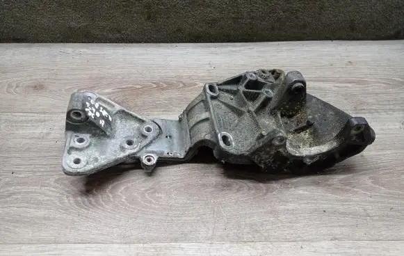 Generator/alternator bracket